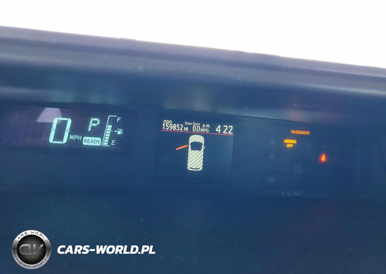 2014 Toyota Prius C Three VIN:JTDKDTB31E1059291 - 9