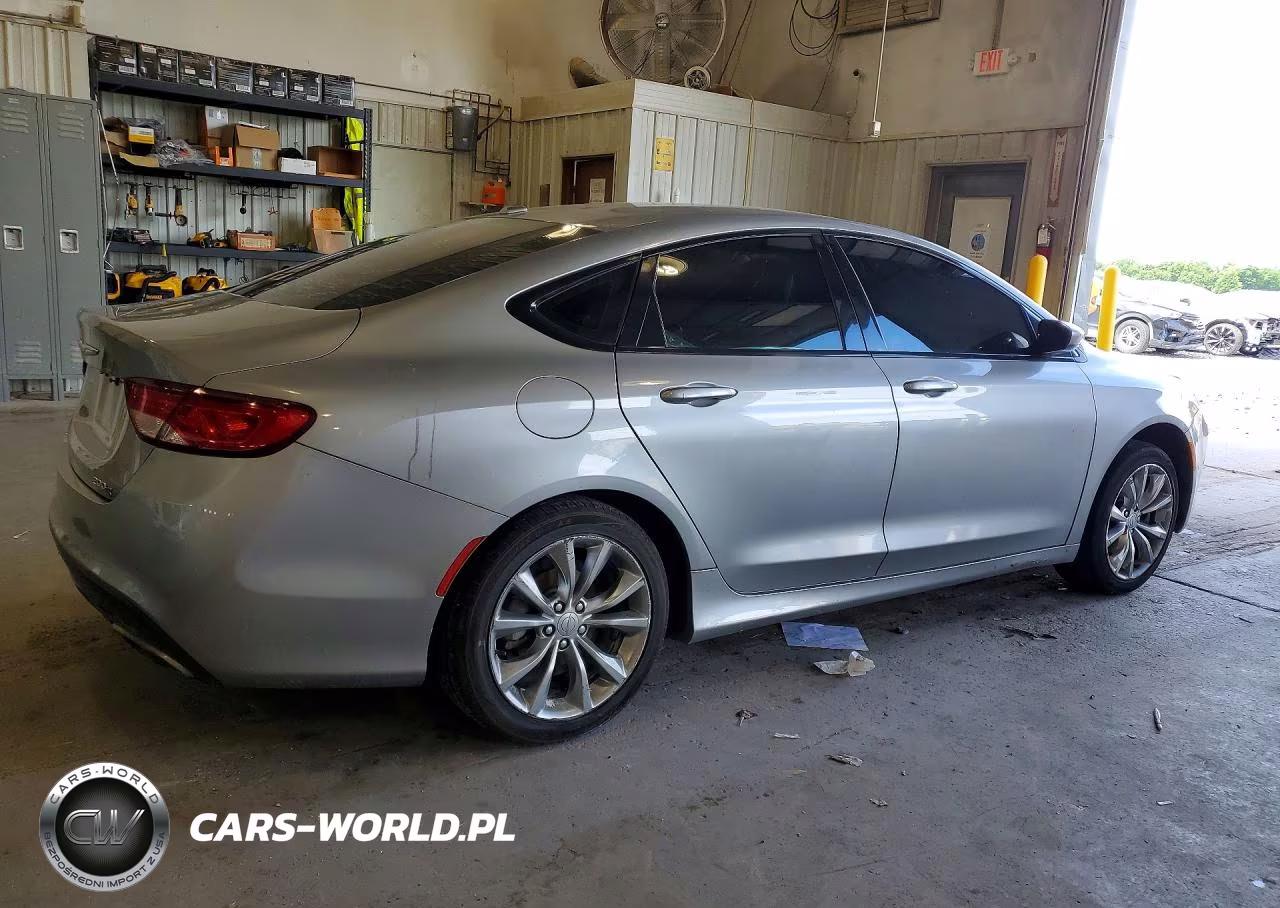 2015 Chrysler 200 S VIN:1C3CCCBB9FN585164 - 3