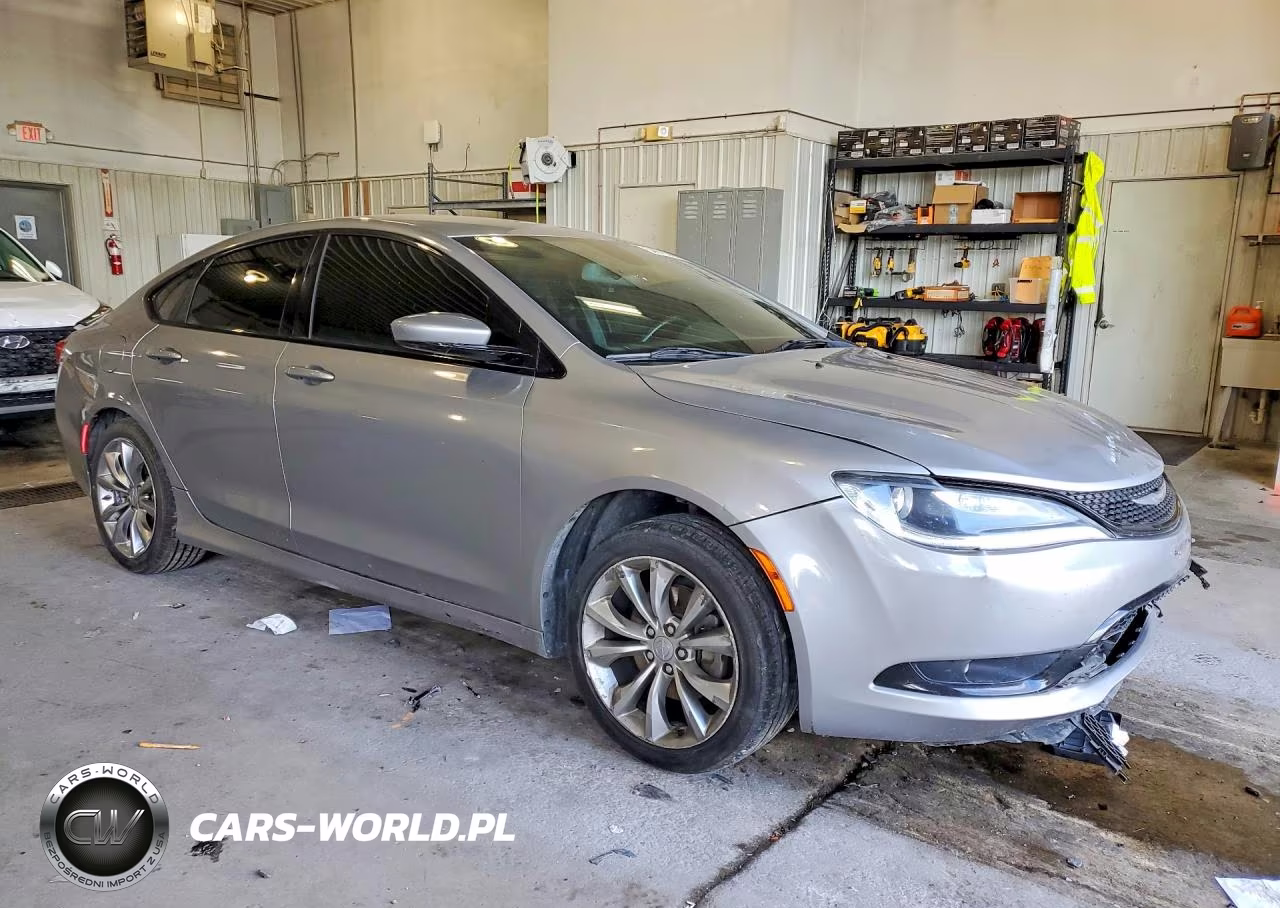 2015 Chrysler 200 S VIN:1C3CCCBB9FN585164 - 4