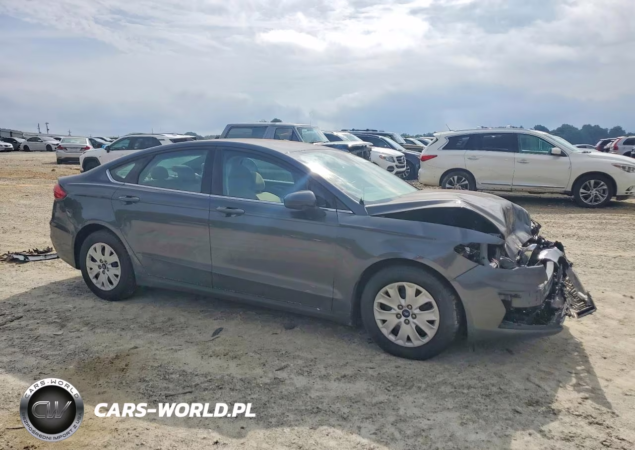 2020 Ford Fusion S VIN:3FA6P0G72LR238399 - 4
