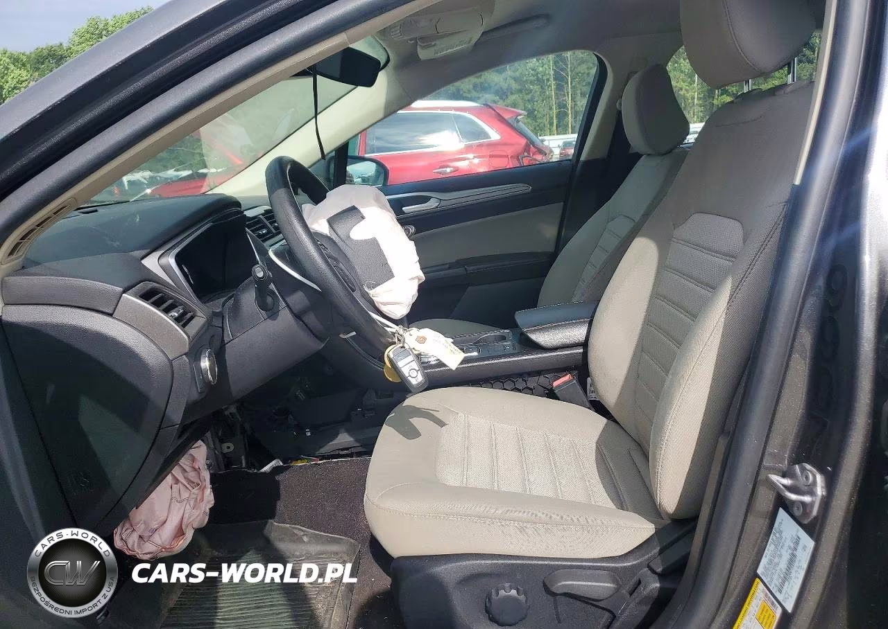 2020 Ford Fusion S VIN:3FA6P0G72LR238399 - 7