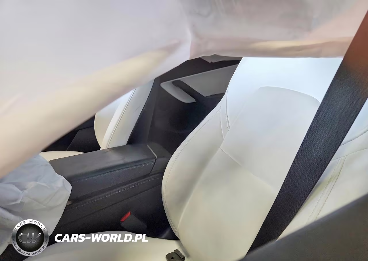 2021 Tesla Model Y VIN:5YJYGDEE6MF246682 - 10