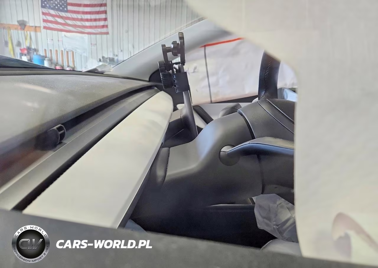 2021 Tesla Model Y VIN:5YJYGDEE6MF246682 - 9