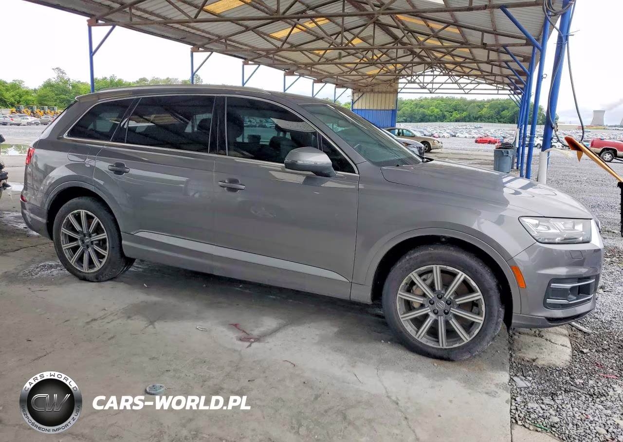 2017 Audi Q7 Premium Plus VIN:WA1LAAF73HD034727 - 4