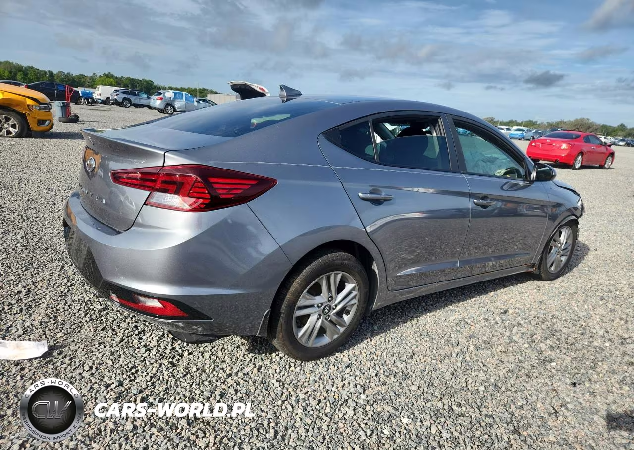 2019 Hyundai Elantra Sel VIN:KMHD84LFXKU872646 - 3