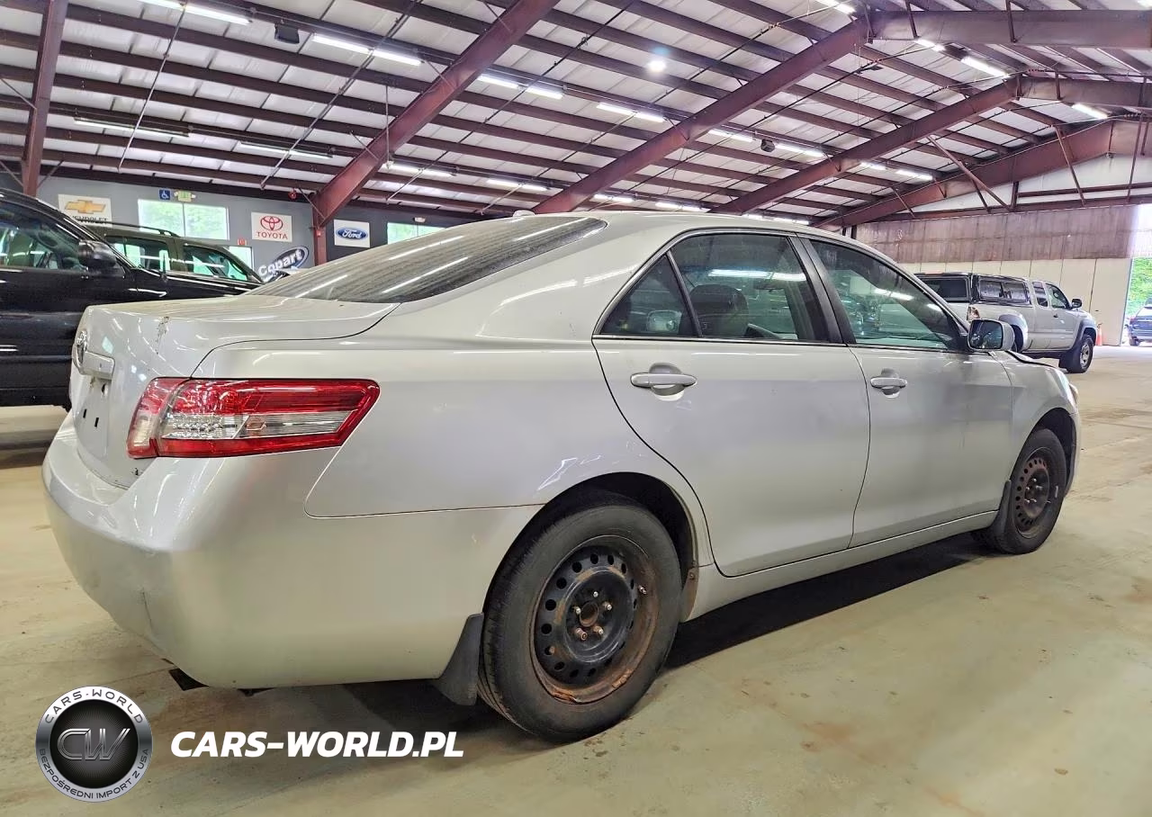 2010 Toyota Camry Le VIN:4T1BF3EKXAU060585 - 3