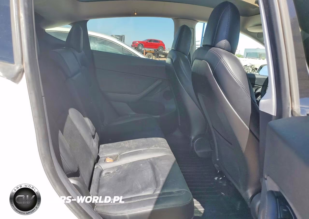 2020 Tesla Model Y VIN:5YJYGDEE8LF011103 - 11