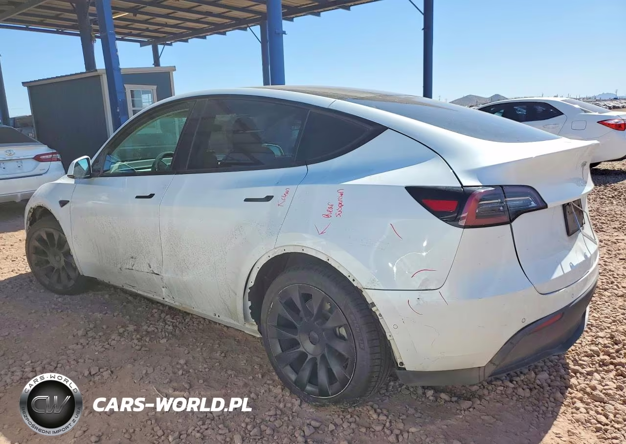 2020 Tesla Model Y VIN:5YJYGDEE8LF011103 - 2
