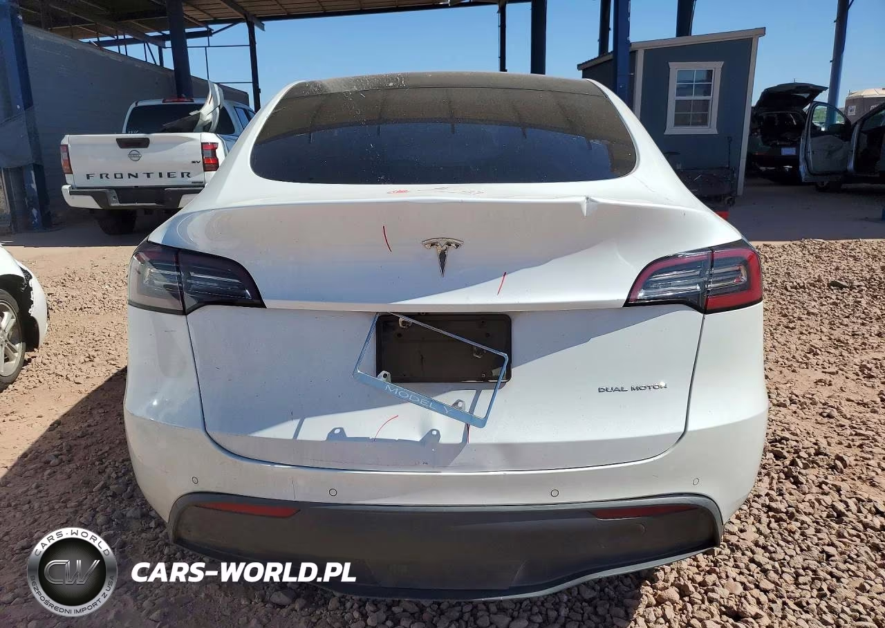 2020 Tesla Model Y VIN:5YJYGDEE8LF011103 - 6