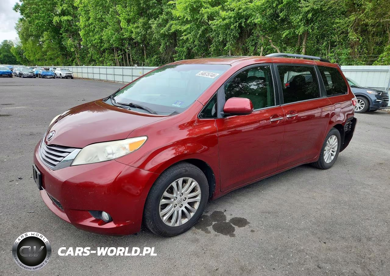 2016 Toyota Sienna Xle 8-Passenger