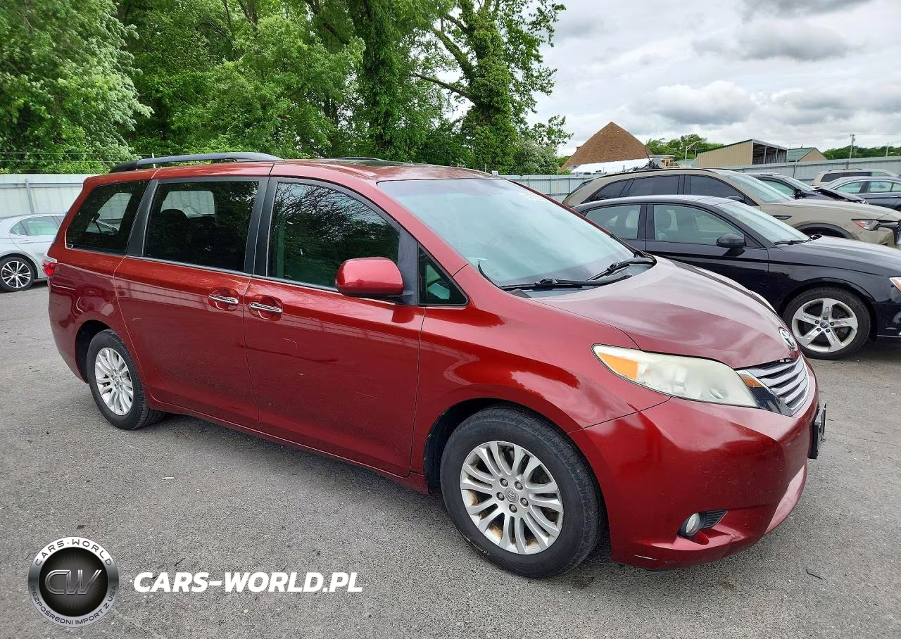 2016 Toyota Sienna Xle 8-Passenger VIN:5TDYK3DC4GS717530 - 4
