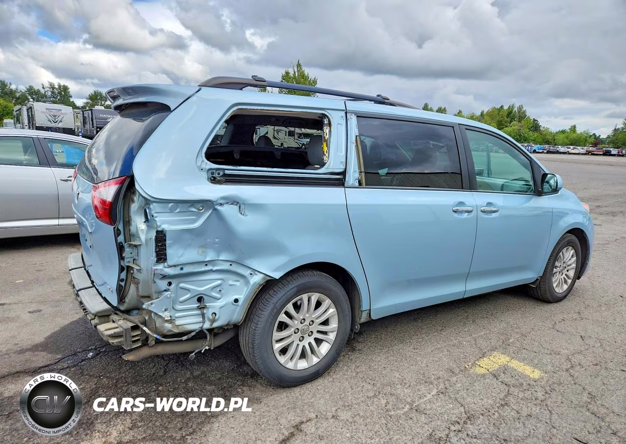 2017 Toyota Sienna Xle 8-Passenger VIN:5TDYZ3DCXHS833151 - 3