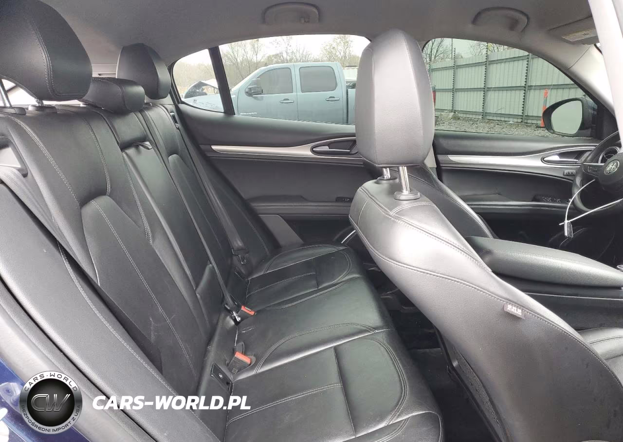 2018 Alfa Romeo Stelvio VIN:ZASFAKAN4J7B59536 - 10