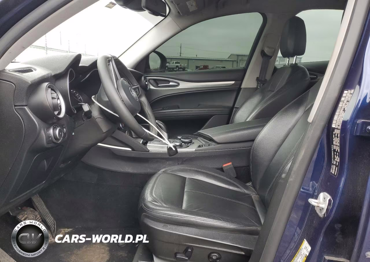2018 Alfa Romeo Stelvio VIN:ZASFAKAN4J7B59536 - 7