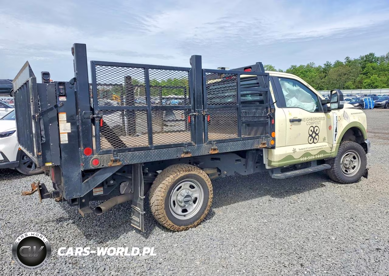 2023 Ford F350 Super Duty VIN:1FTRF3BA1PEC59025 - 3