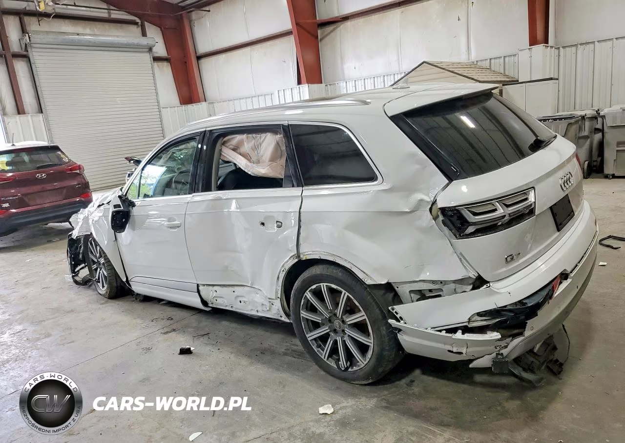 2018 Audi Q7 Premium Plus VIN:WA1LAAF7XJD001911 - 2