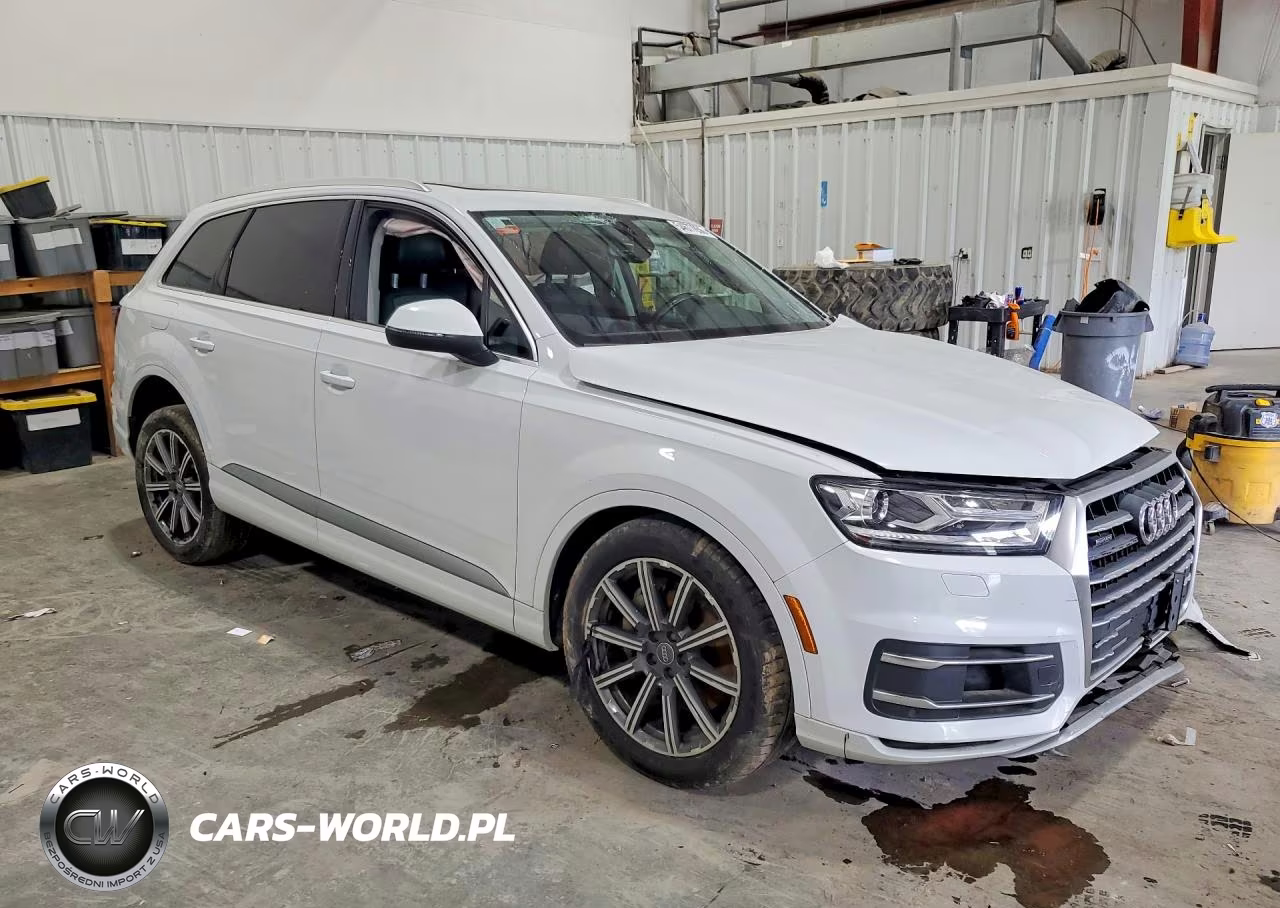 2018 Audi Q7 Premium Plus VIN:WA1LAAF7XJD001911 - 4