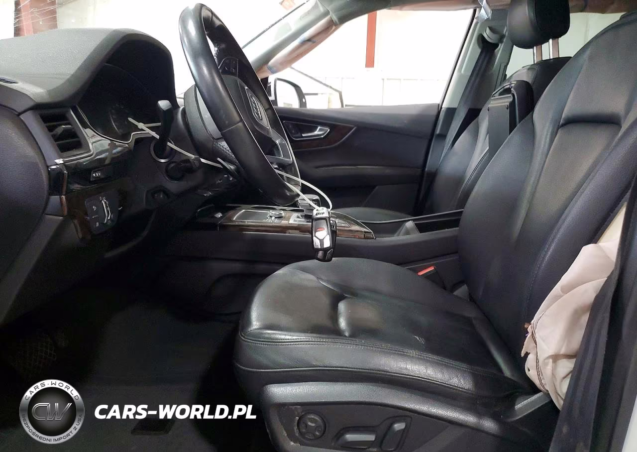 2018 Audi Q7 Premium Plus VIN:WA1LAAF7XJD001911 - 7