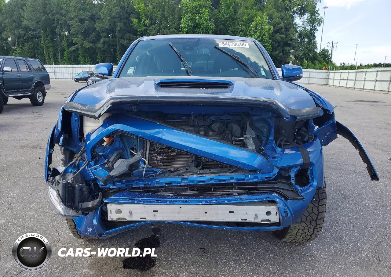 2018 Toyota Tacoma Trd Sport VIN:3TMAZ5CN8JM064560 - 5