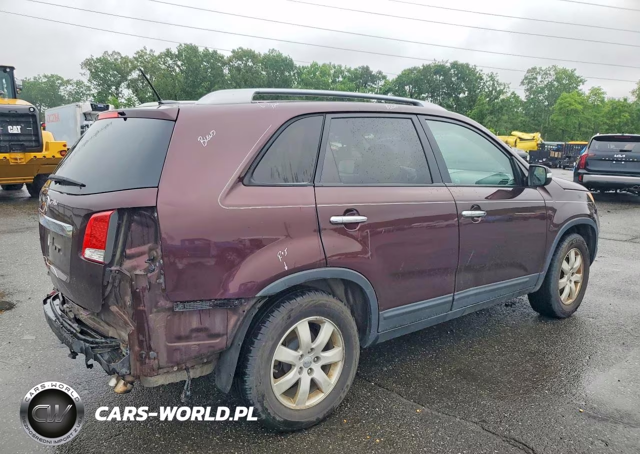 2013 Kia Sorento Lx VIN:5XYKT4A62DG358002 - 3