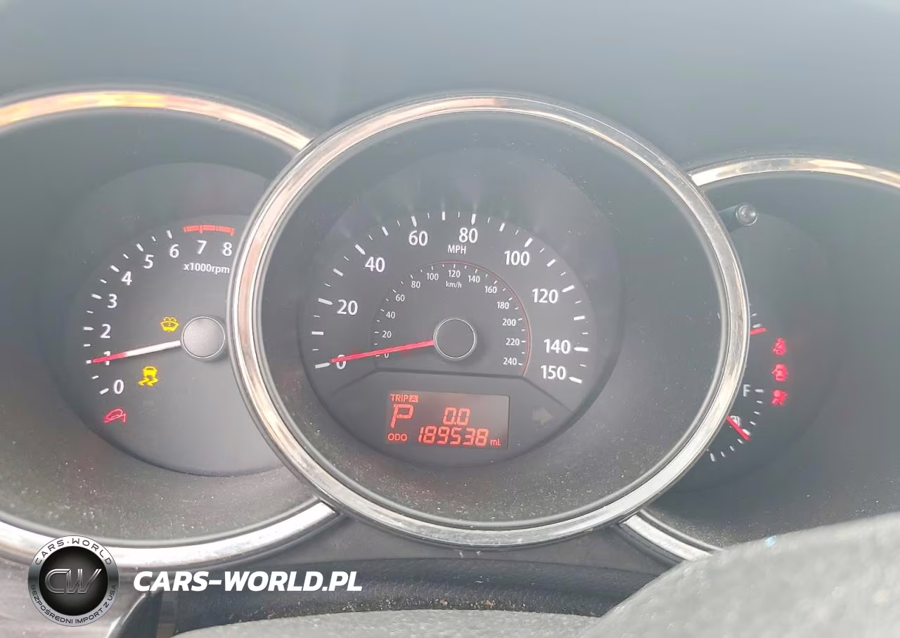 2013 Kia Sorento Lx VIN:5XYKT4A62DG358002 - 9