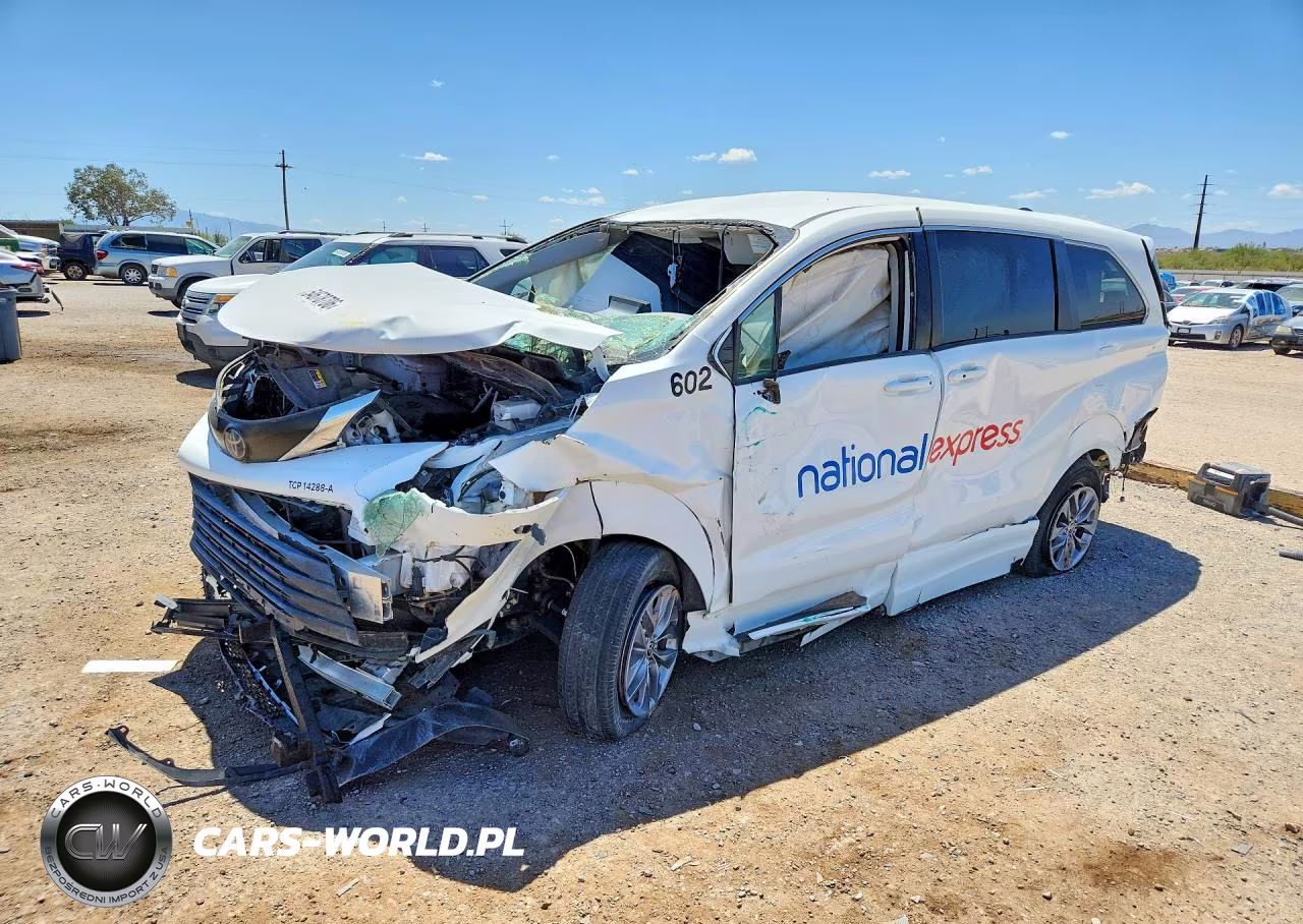 2022 Toyota Sienna Le