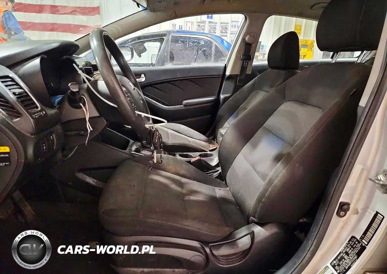 2018 Kia Forte Lx VIN:3KPFK4A77JE209641 - 7