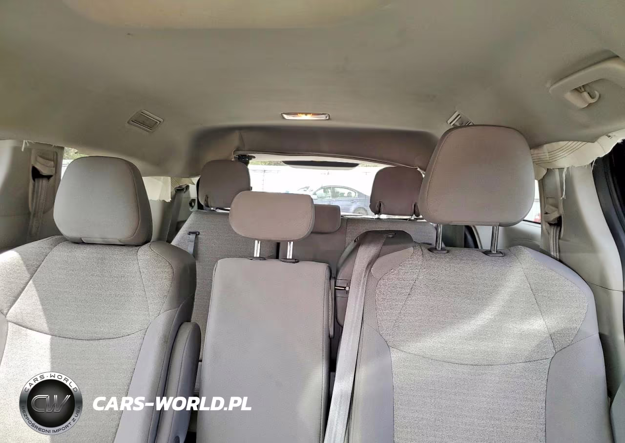 2021 Toyota Sienna Le VIN:5TDKSKFC2MS009138 - 10