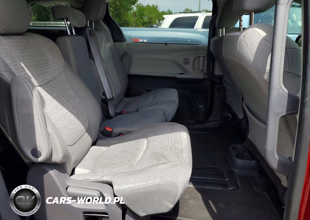 2021 Toyota Sienna Le VIN:5TDKSKFC2MS009138 - 11