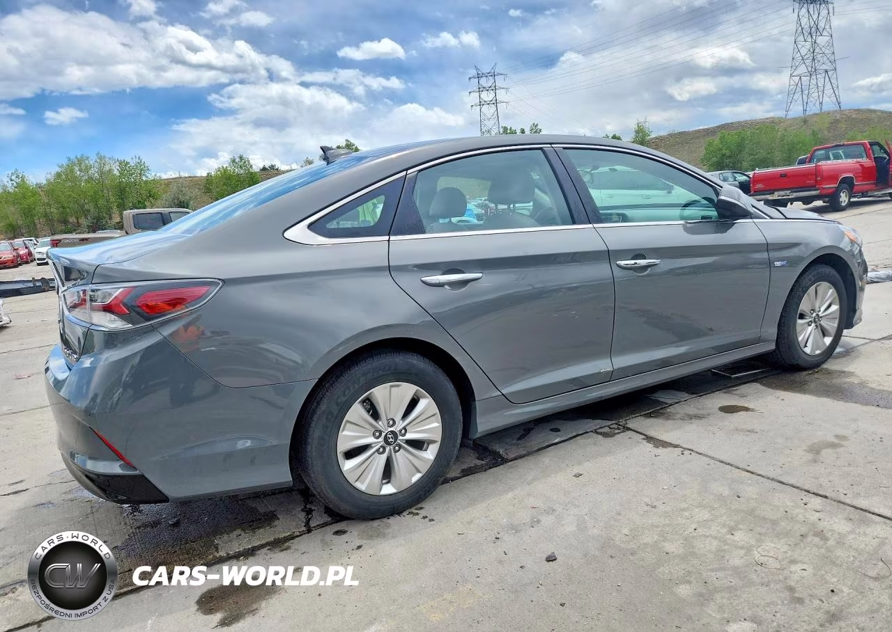 2019 Hyundai Sonata Hybrid Se VIN:KMHE24L39KA093509 - 3