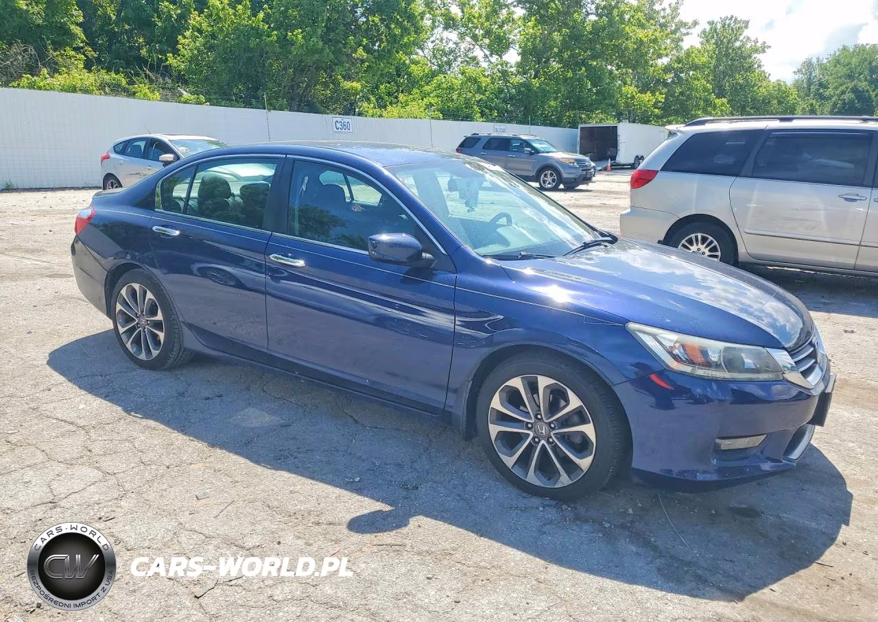 2015 Honda Accord Sport VIN:1HGCR2F51FA134621 - 4