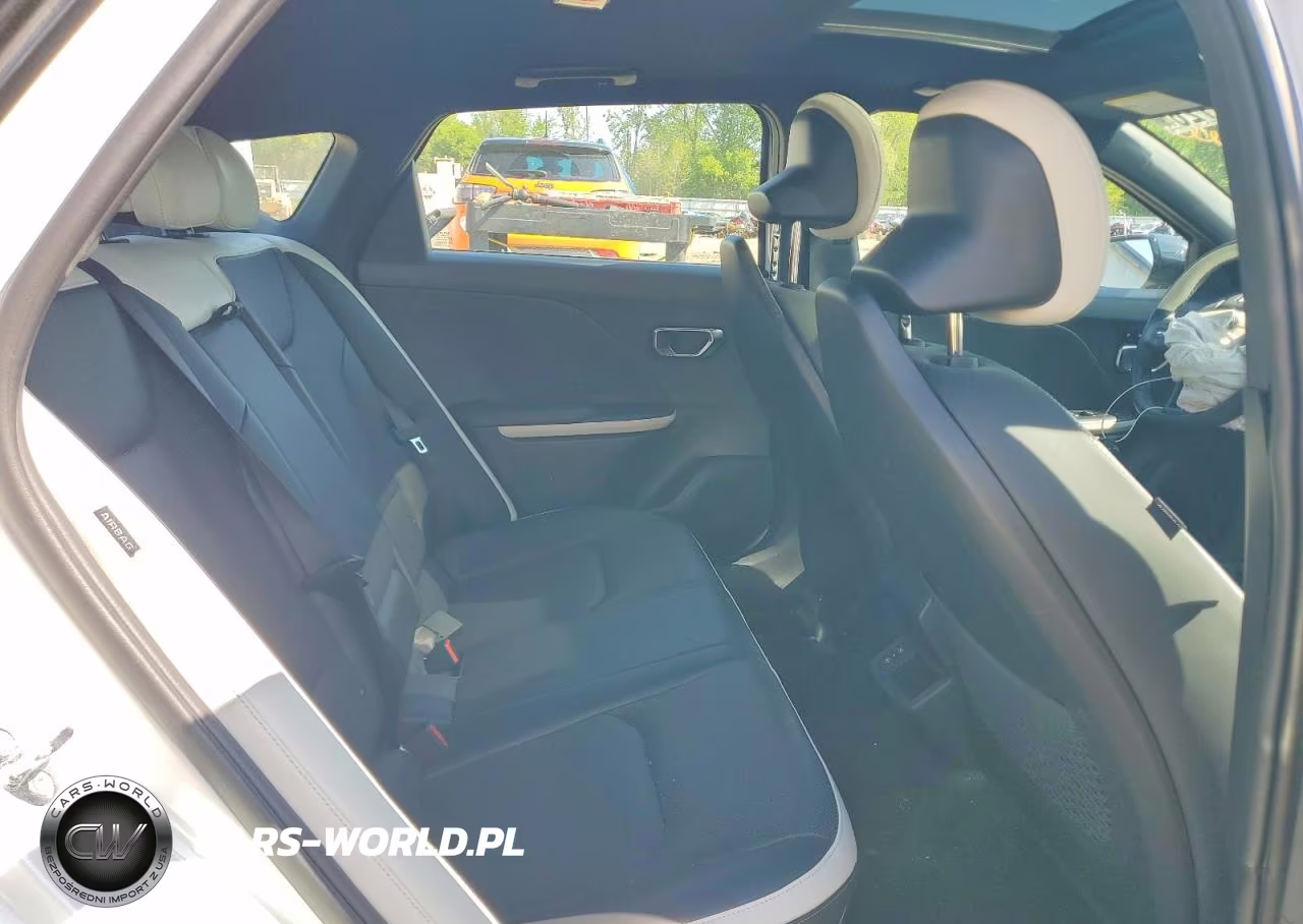 2025 Kia K4 Gt Line VIN:3KPFW4DE9SE103966 - 10
