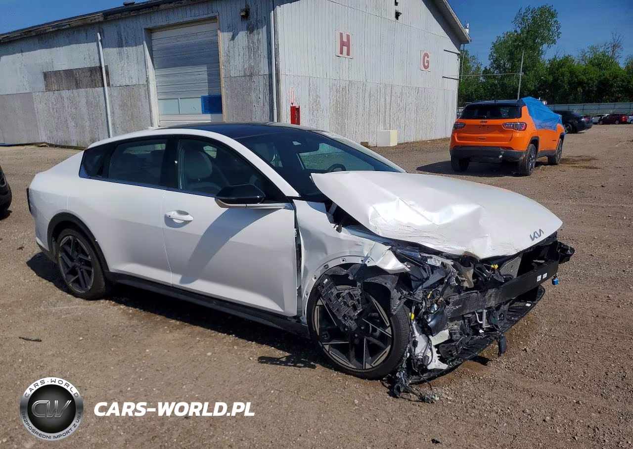 2025 Kia K4 Gt Line VIN:3KPFW4DE9SE103966 - 4