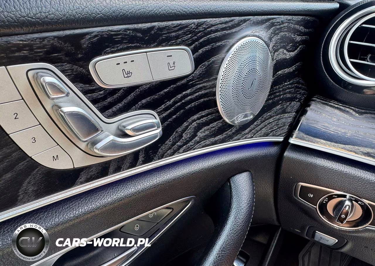 2018 Mercedes-Benz E 300 4Matic VIN:WDDZF4KB8JA356550 - 11