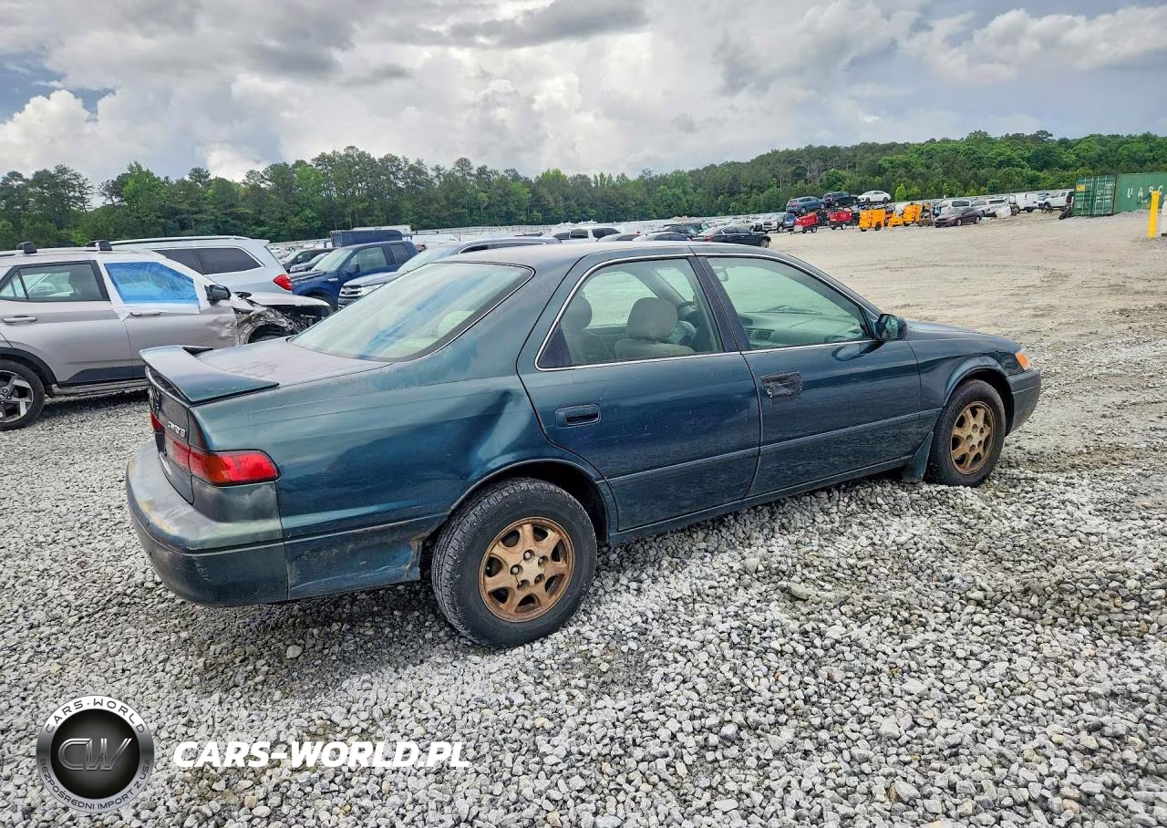 1997 Toyota Camry Le VIN:JT2BG22K0V0079197 - 3