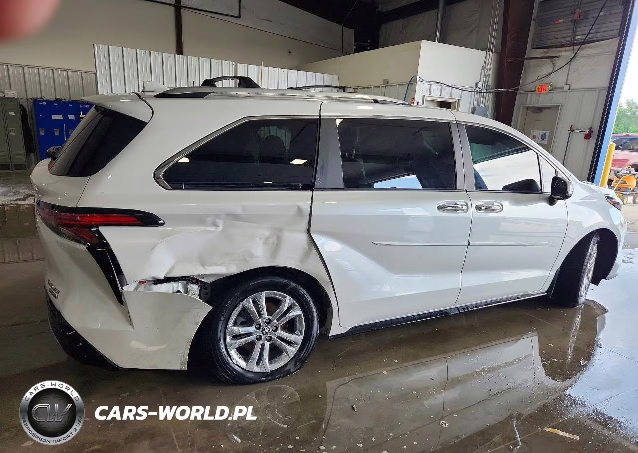 2024 Toyota Sienna Platinum 7-Passenger VIN:5TDESKFC5RS113692 - 3