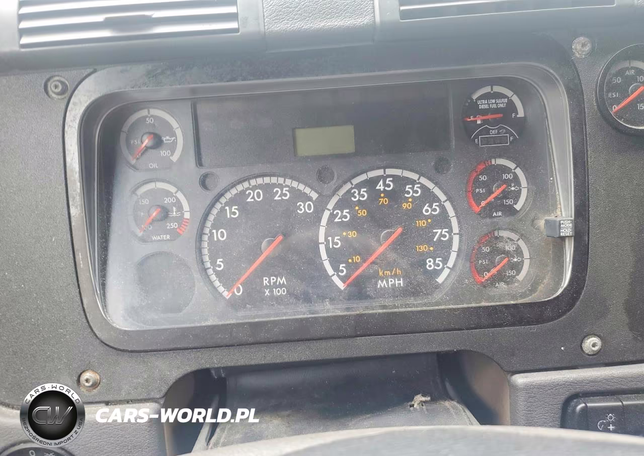 2013 Freightliner Cascadia 125 VIN:1FUJGLDR3DSBR0067 - 8
