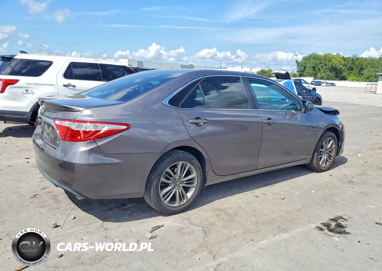 2016 Toyota Camry Se VIN:4T1BF1FK5GU614210 - 3