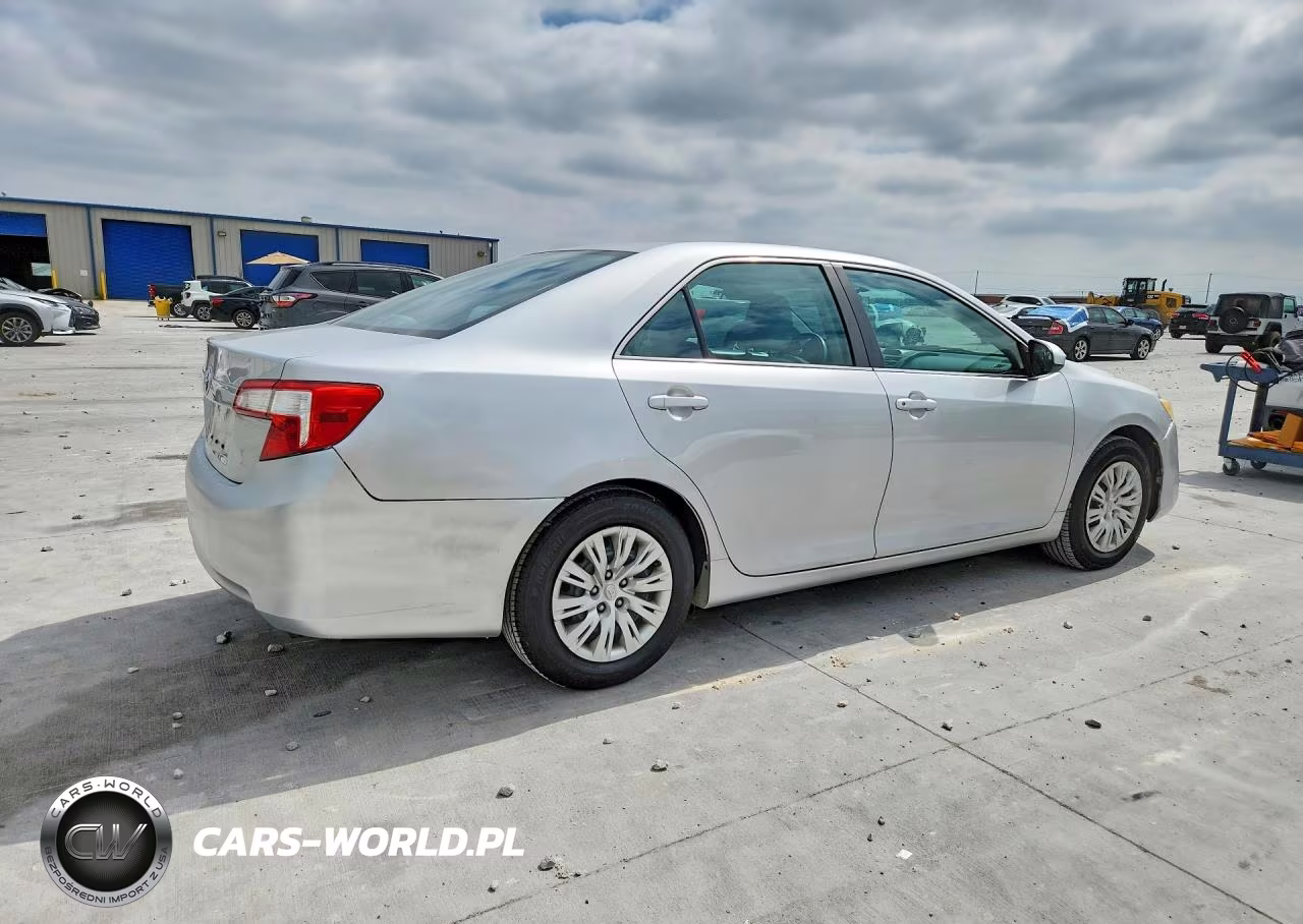 2014 Toyota Camry L VIN:4T4BF1FKXER349254 - 3