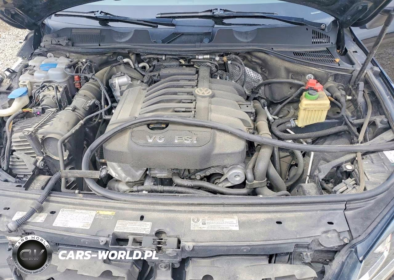 2017 Volkswagen Touareg Wolfsburg VIN:WVGRF7BP3HD004584 - 12