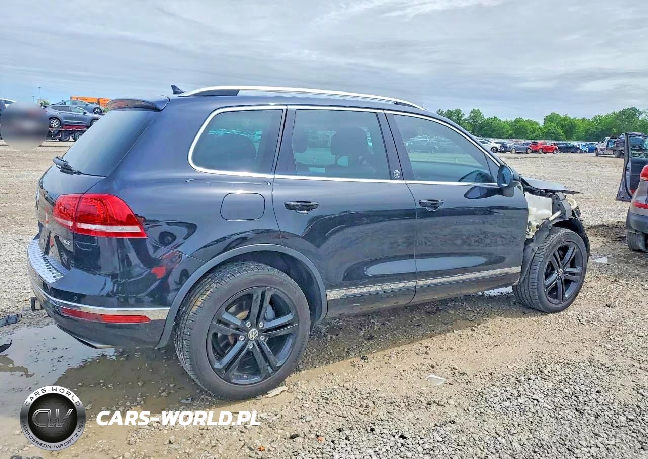 2017 Volkswagen Touareg Wolfsburg VIN:WVGRF7BP3HD004584 - 3