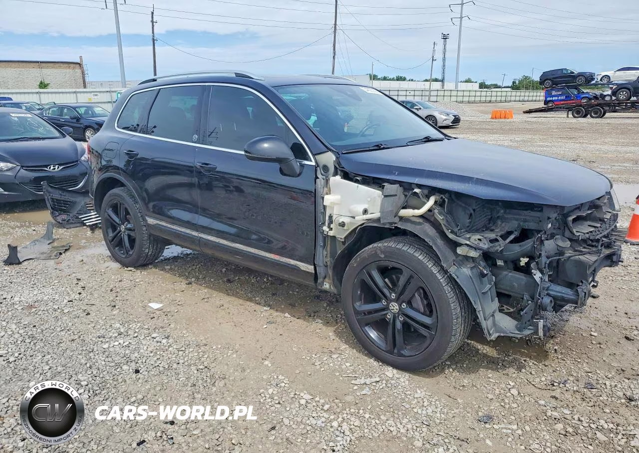 2017 Volkswagen Touareg Wolfsburg VIN:WVGRF7BP3HD004584 - 4