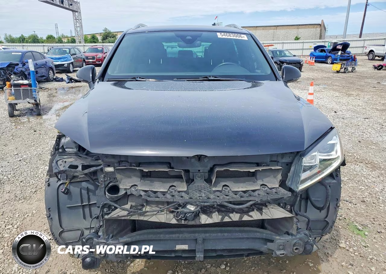 2017 Volkswagen Touareg Wolfsburg VIN:WVGRF7BP3HD004584 - 5