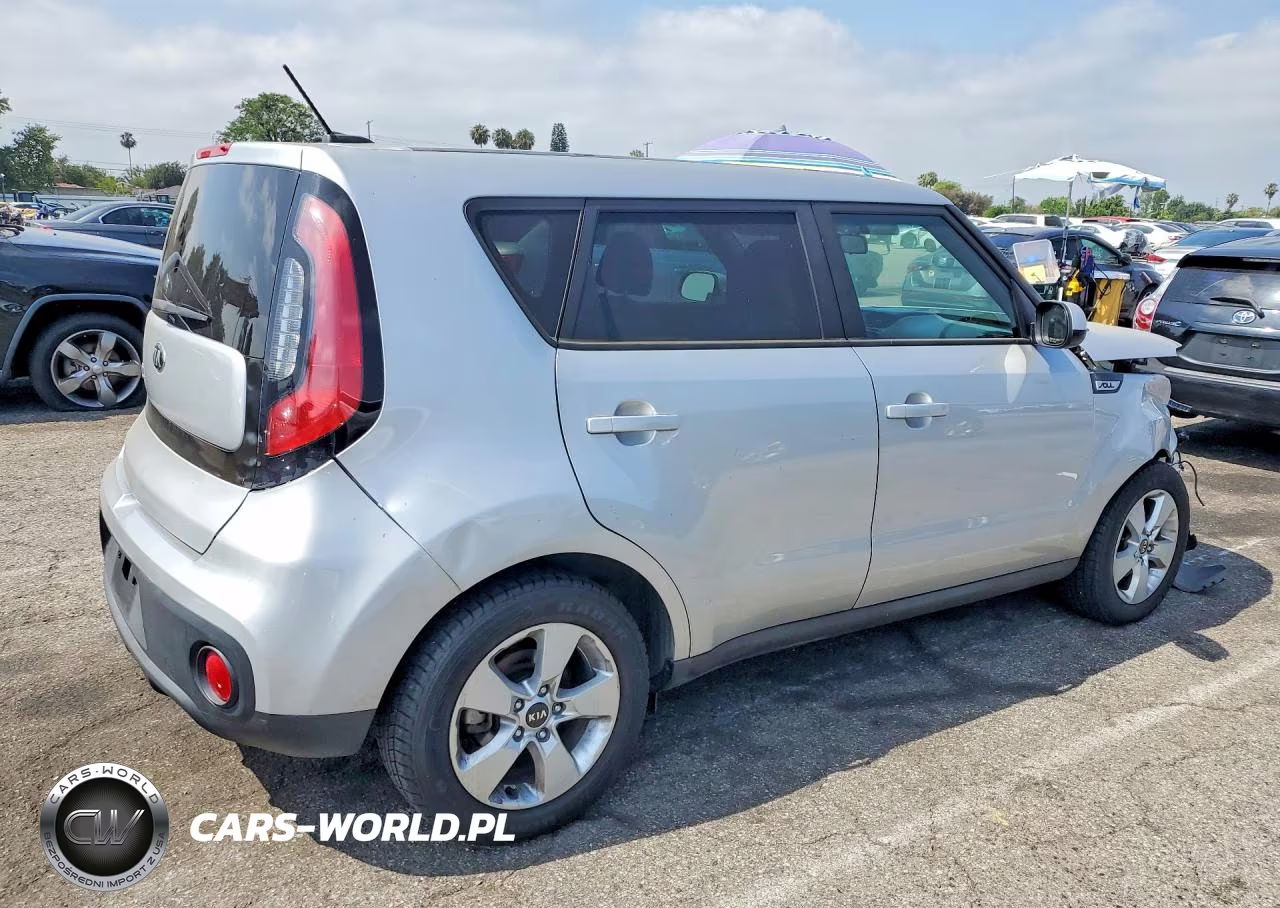 2017 Kia Soul Base VIN:KNDJN2A24H7473324 - 3