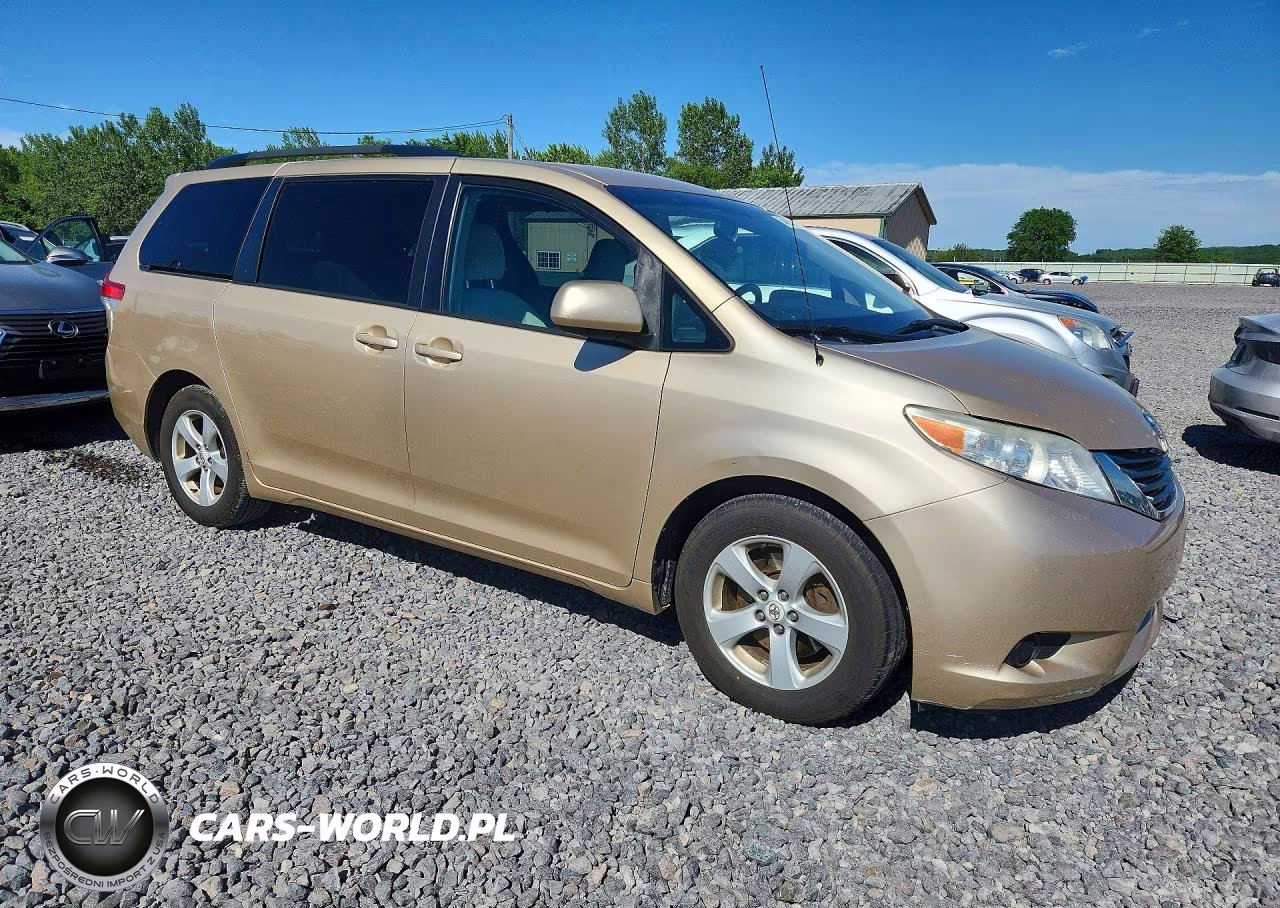 2012 Toyota Sienna Le VIN:5TDKK3DC8CS221629 - 4