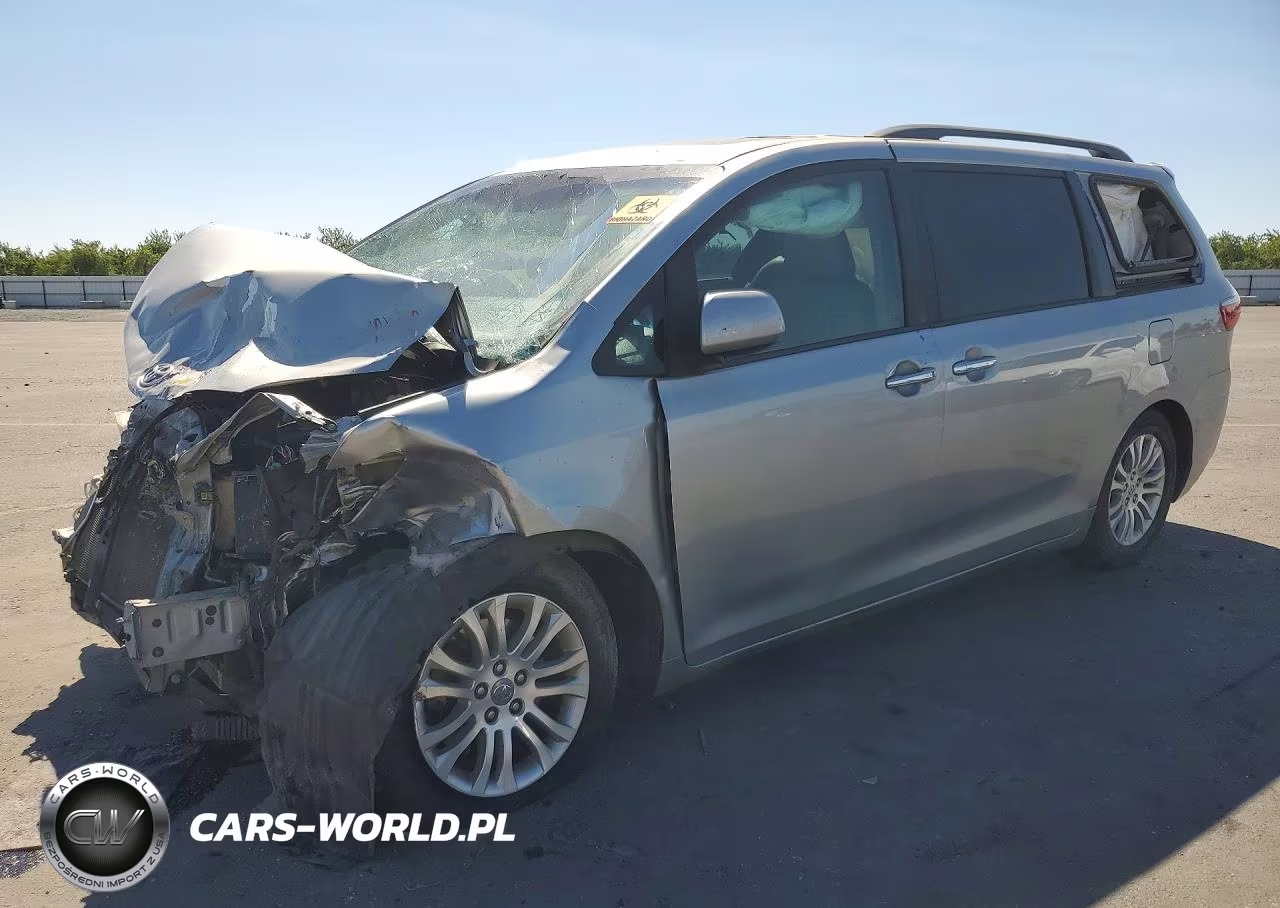 2015 Toyota Sienna Xle Premium 8-Passenger – zdjęcie 1 z 13