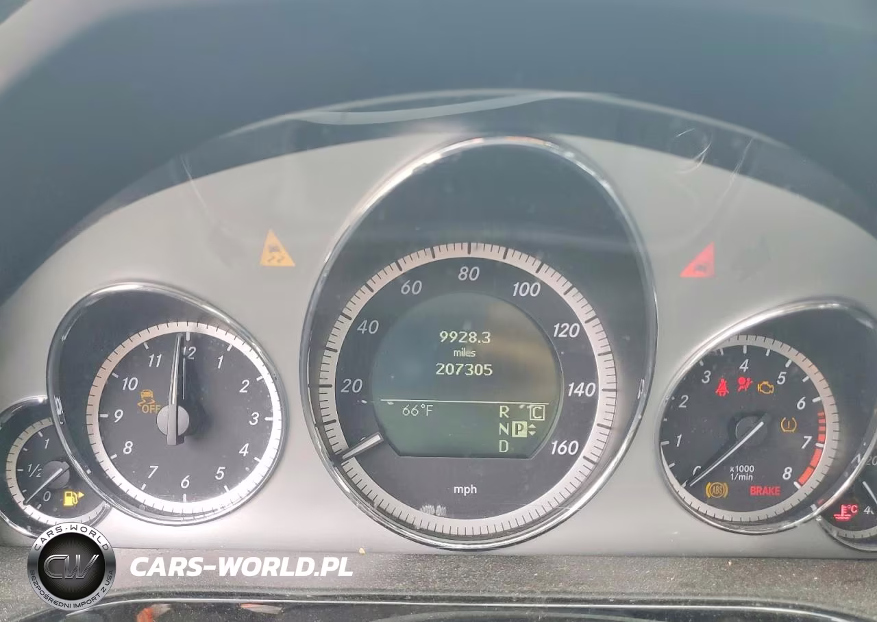 2010 Mercedes-Benz E 550 VIN:WDDHF7CBXAA249561 - 9