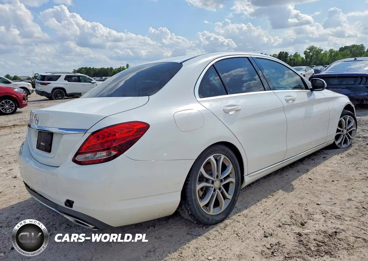 2016 Mercedes-Benz C 300 VIN:55SWF4JB2GU154185 - 3
