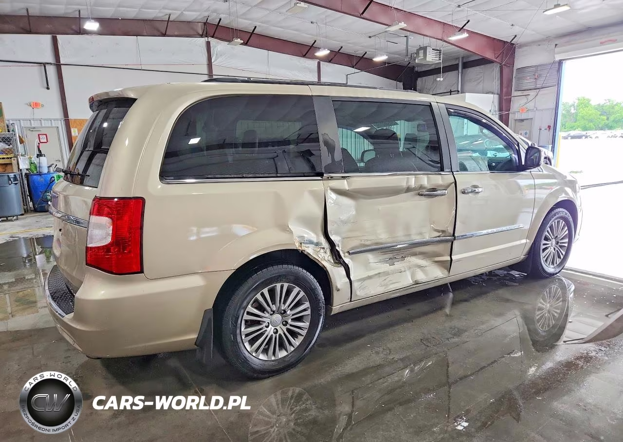 2014 Chrysler Town & Country Touring L VIN:2C4RC1CG6ER236548 - 3