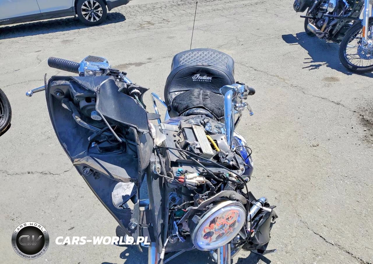 2015 Indian Motorcycle Co. Roadmaster VIN:56KTRAAA0F3326947 - 5